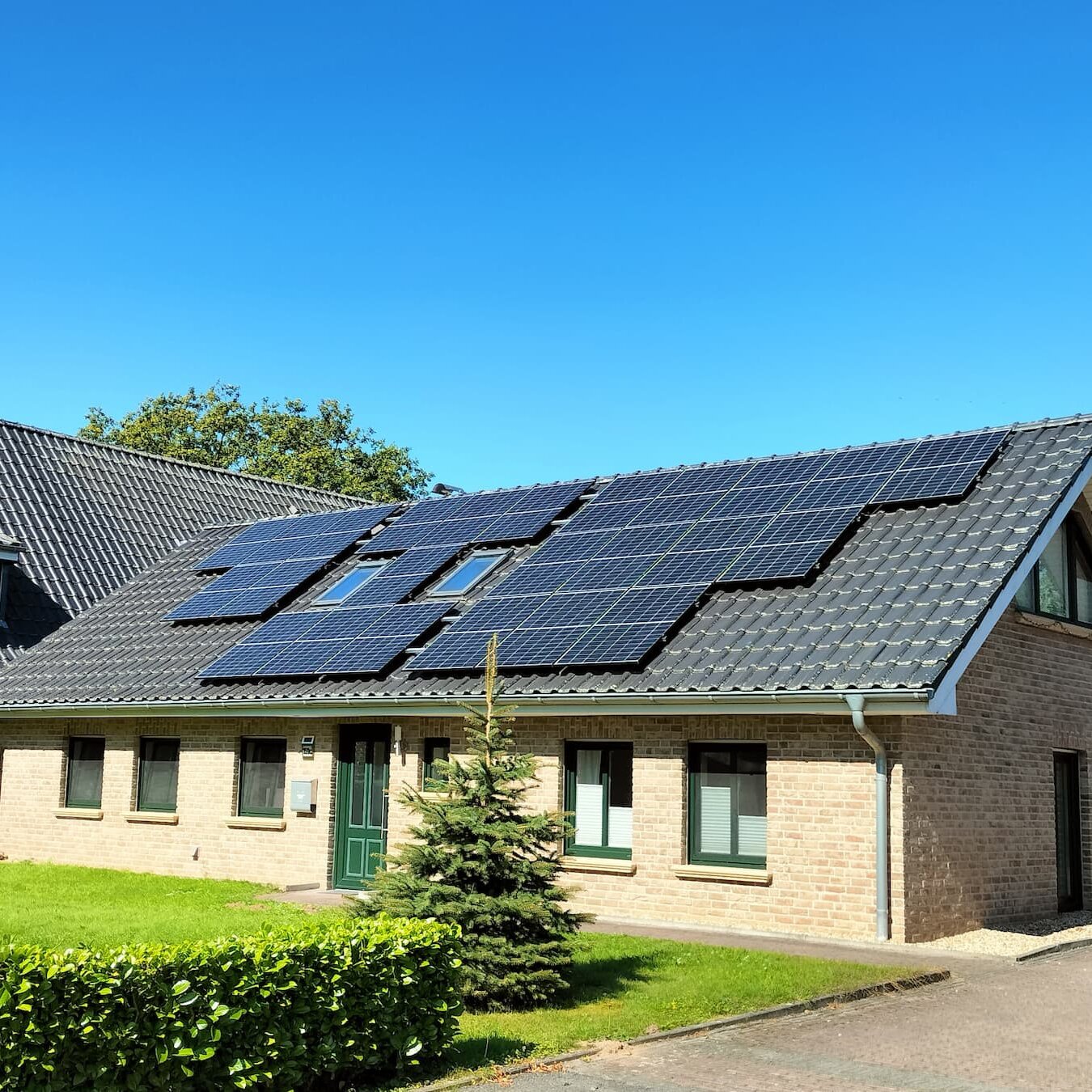 Photovoltaik aus Kevelaer - Bernd Hoß - 9,8 kW/p Solaranlage in Weeze